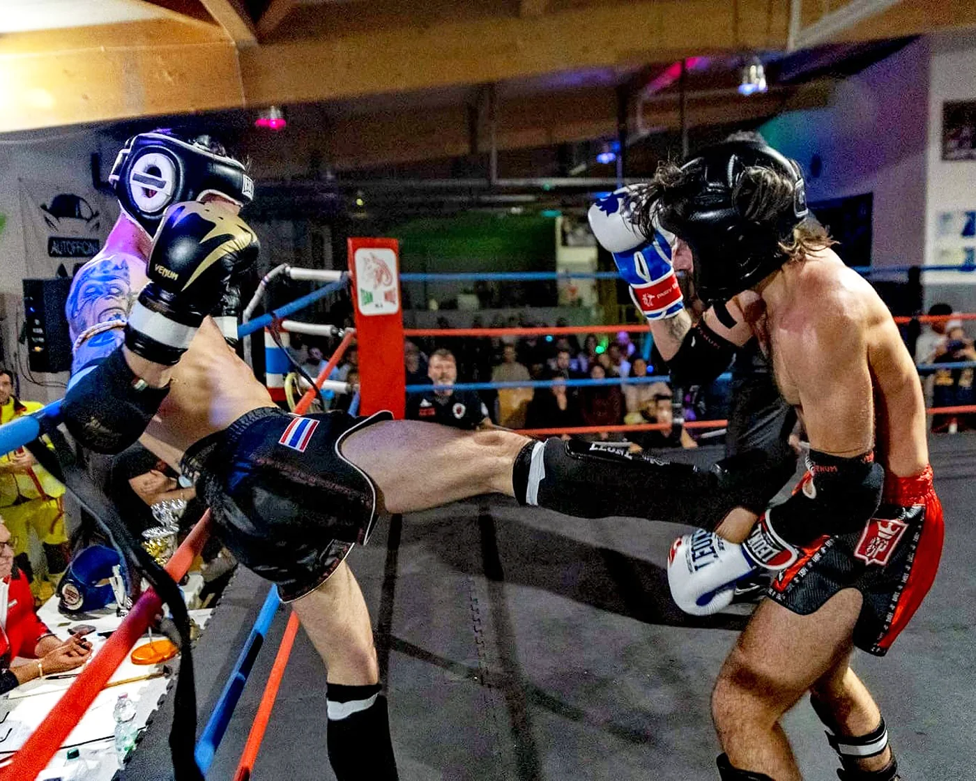 Pietro "Pag" Ritorna sul Ring: Grinta e Determinazione a Bolzano - PrimoColpo Muay Thai Verona